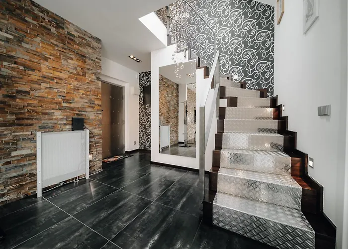View Luxury With Foosball & Xbox - In Centre Daire