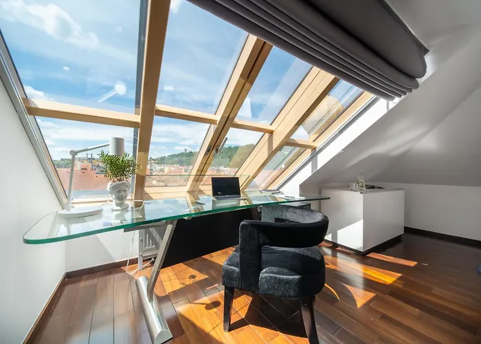 View Luxury With Foosball & Xbox - In Centre Daire