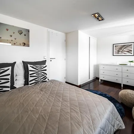 View Luxury With Foosball & Xbox - In Centre Appartement Prague