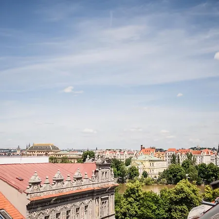 View Luxury With Foosball & Xbox - In Centre Appartement